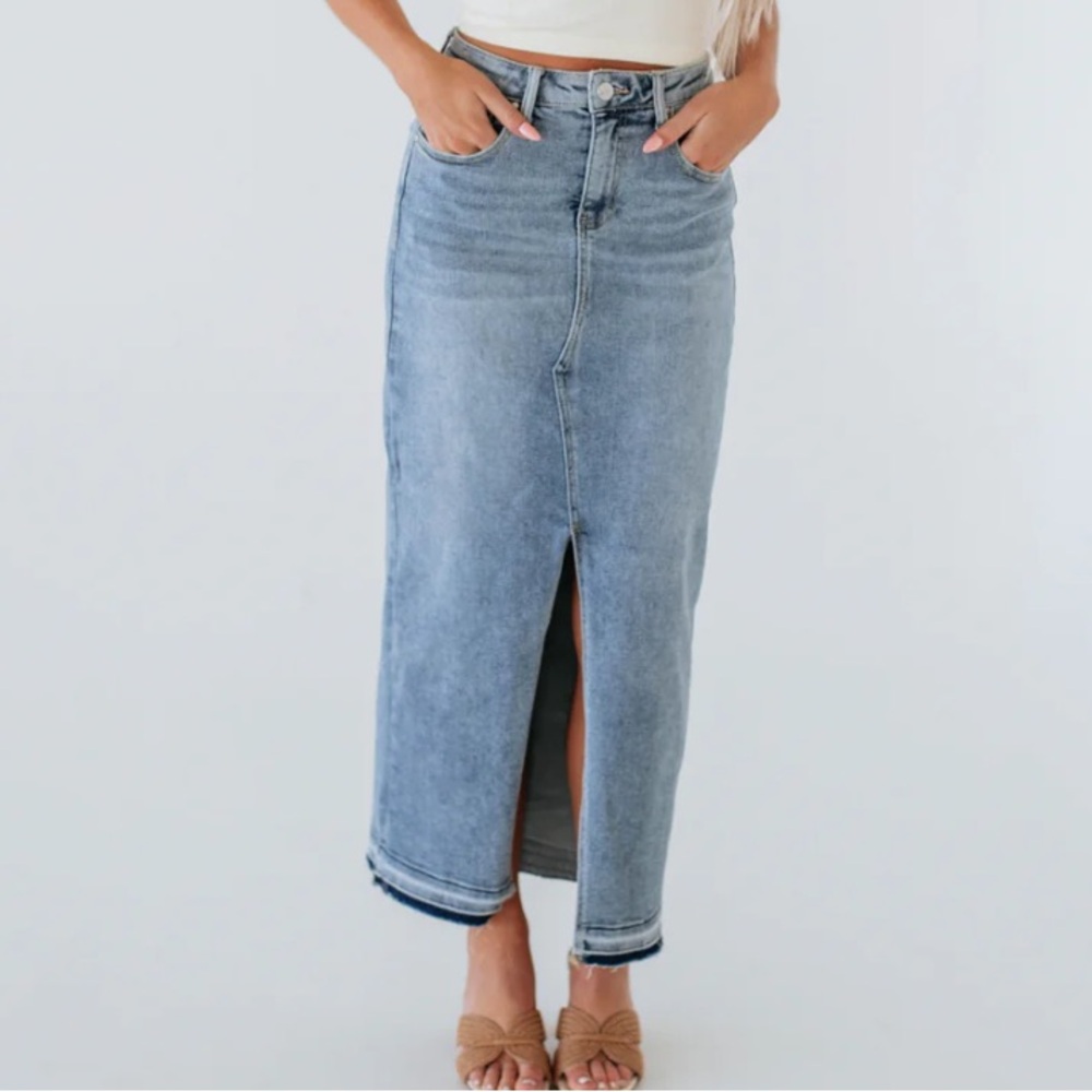 LANDRY RISEN DENIM SKIRT